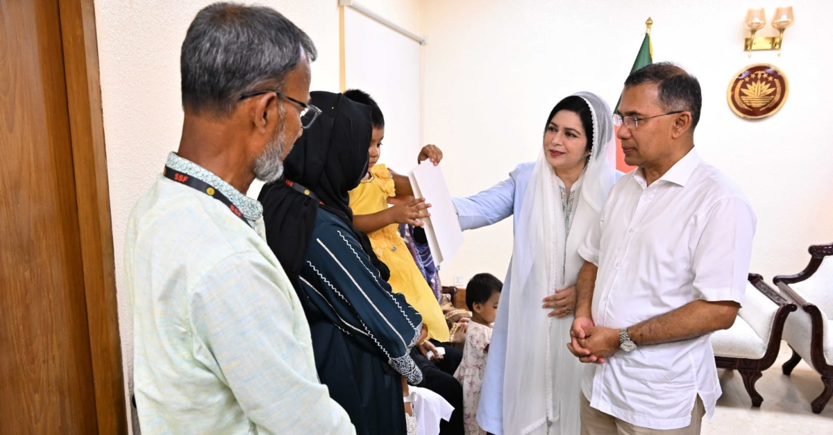 নিহত দুই সেনাসদস্যের পরিবারের সঙ্গে প্রধানমন্ত্রীর সাক্ষাৎ, দেওয়া হলো আর্থিক সহায়তা