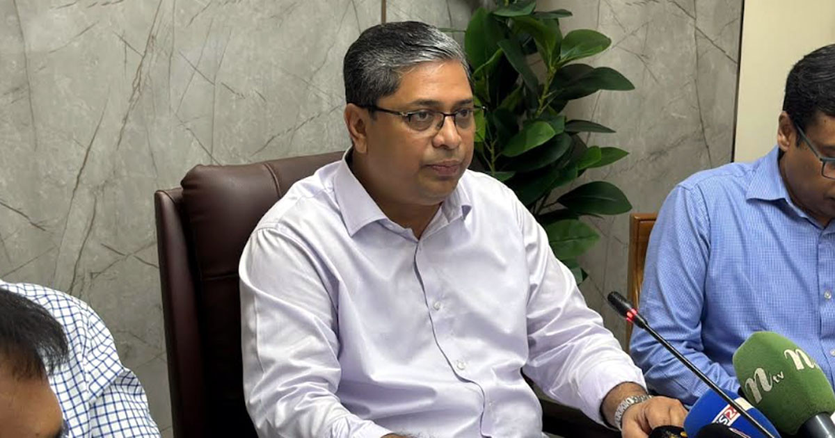 ৬৫৪৪ প্রতিষ্ঠানের ছাদে সোলার প্যানেল, উৎপাদনের লক্ষ্য ৩০০ মেগাওয়াট