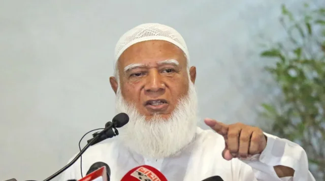 মিরপুরের স্বাস্থ্যকেন্দ্রে হামলা নিয়ে শফিকুর রহমানের প্রশ্ন, ‘আর কতদিন এ খেলা’