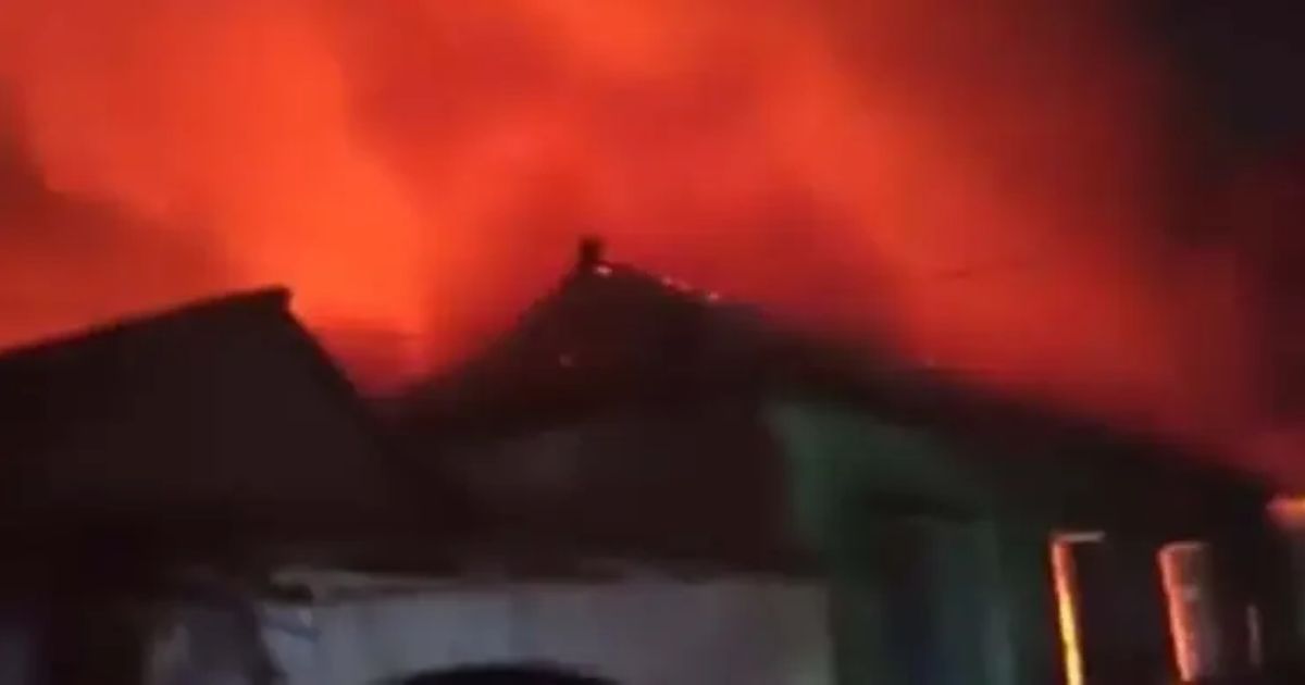 গাজীপুরে সিলিন্ডারের আগুনে পুড়ল ৩৮ বসতঘর