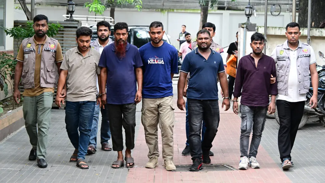 বনানীতে ডাকাতির প্রস্তুতির অভিযোগে বিদেশি পিস্তলসহ ৫ জন গ্রেপ্তার