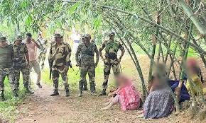 দিনাজপুর সীমান্তে ৯ নারীকে বাংলাদেশে পাঠানোর চেষ্টা, বিজিবি ও স্থানীয়দের প্রতিরোধ