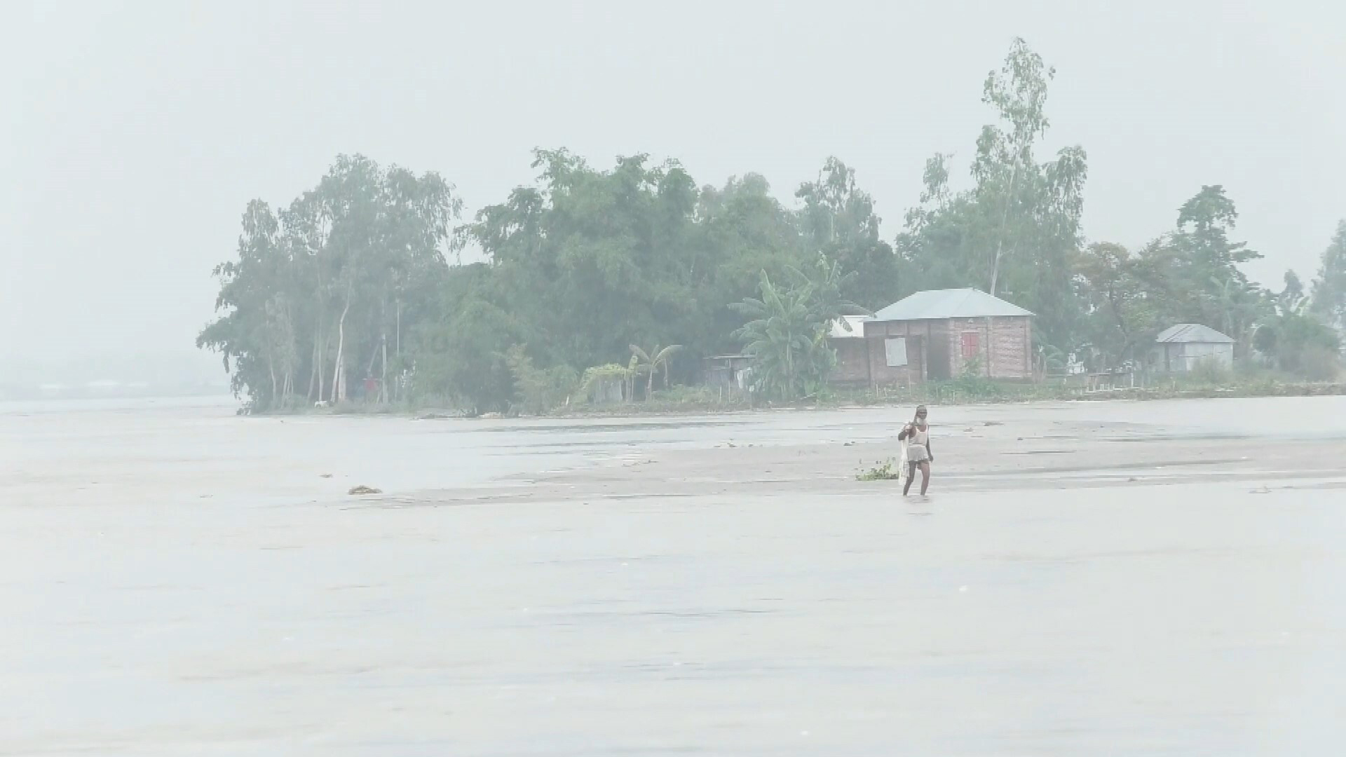 তিস্তার পানি বিপৎসীমার ওপরে, লালমনিরহাটসহ তিন জেলায় স্বল্পমেয়াদি বন্যার শঙ্কা