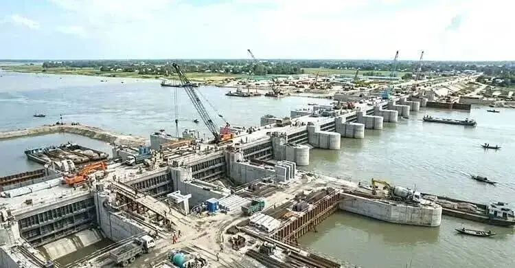 পদ্মা ব্যারাজ নির্মাণের ঘোষণা, ‘পররাষ্ট্রনীতি নতজানু হবে না’ বার্তা