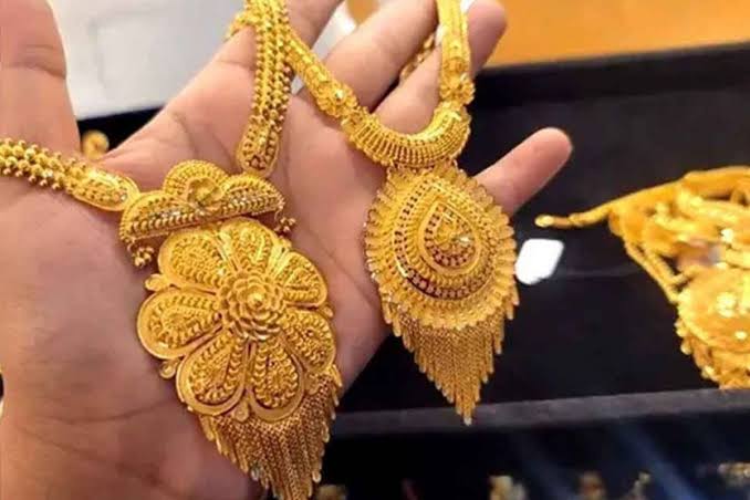 টানা দুই দিন কমলো সোনার দাম, ভরিতে কমেছে ৪,৩৭৪ টাকা