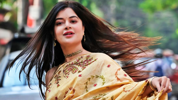 নতুন চরিত্রে মধুমিতা, কম কাজ করার কারণও জানালেন
